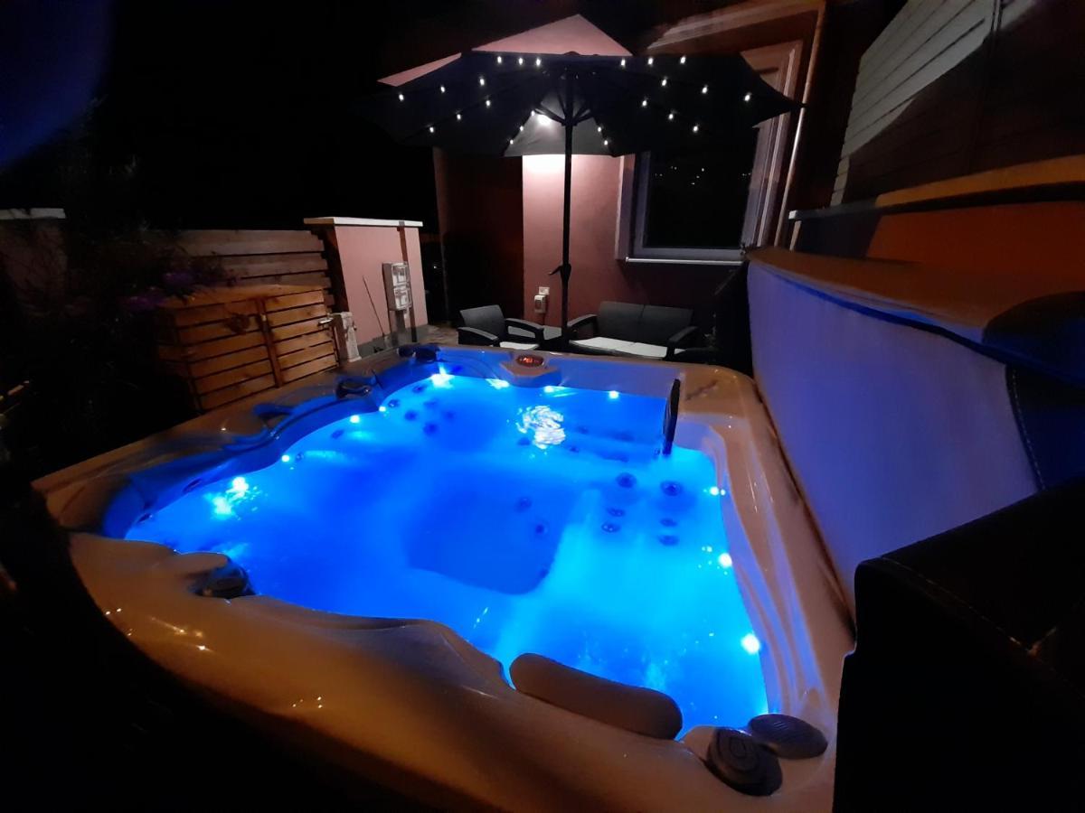 Dream Lux Apartman ハイデゥソボスロー エクステリア 写真