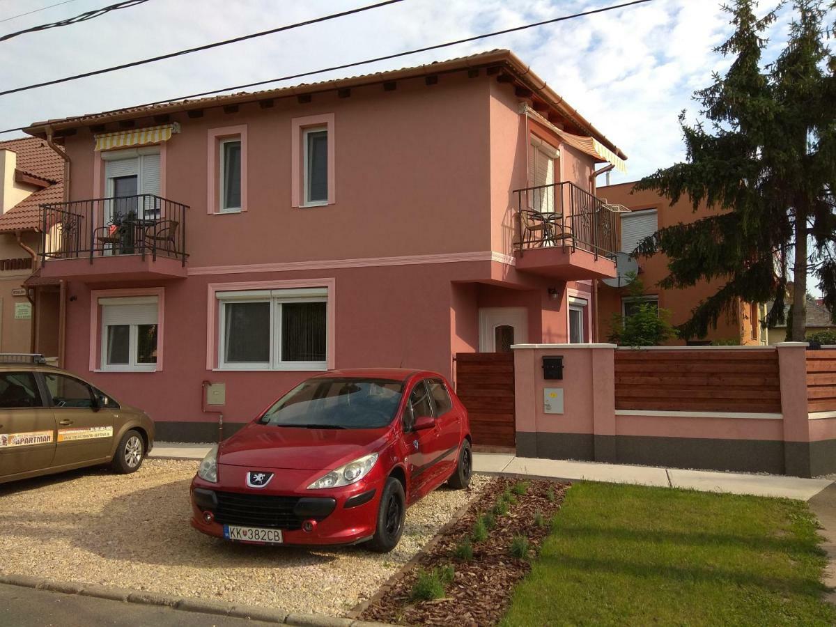 Dream Lux Apartman ハイデゥソボスロー エクステリア 写真