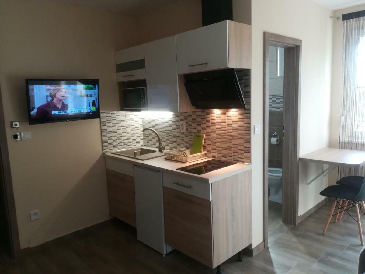 Dream Lux Apartman ハイデゥソボスロー エクステリア 写真